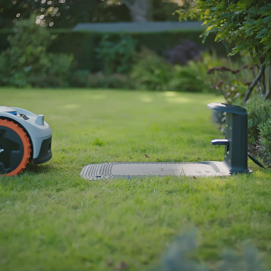 Load video: &lt;p&gt;Actively monitors real-time weather forecasts to ensure mowing happens under optimal conditions. Upon detecting significant weather changes, it automatically pauses mowing and returns to the charging dock, protecting lawns from wet grass damage and encouraging healthier, scientifically managed care.&lt;/p&gt;